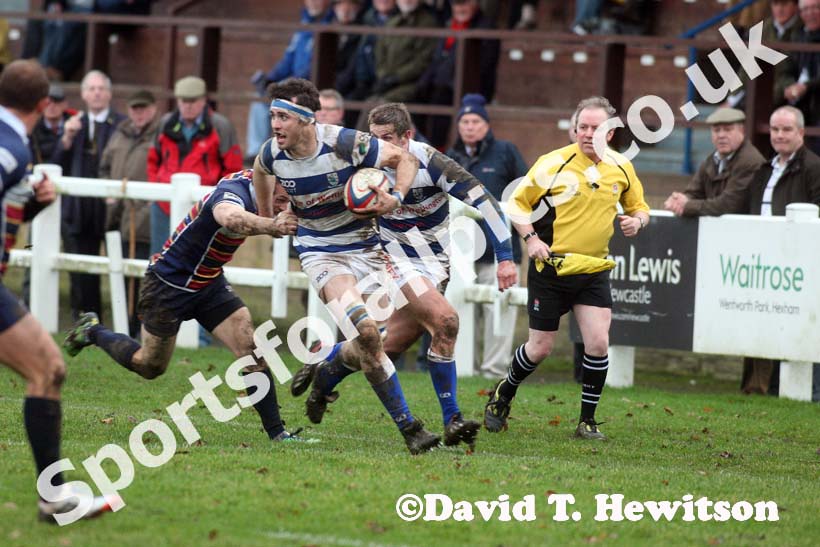 Tynedale's Dan Temm on the charge against Old Albanians. Photo: David T. Hewitson/Sports for All Pics